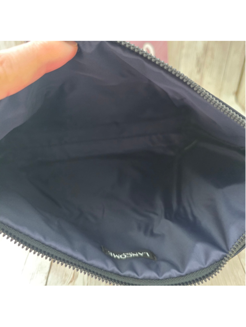 Women's Lancôme Cosmetic Bag Gold Black NWOT - Picture 8 of 8